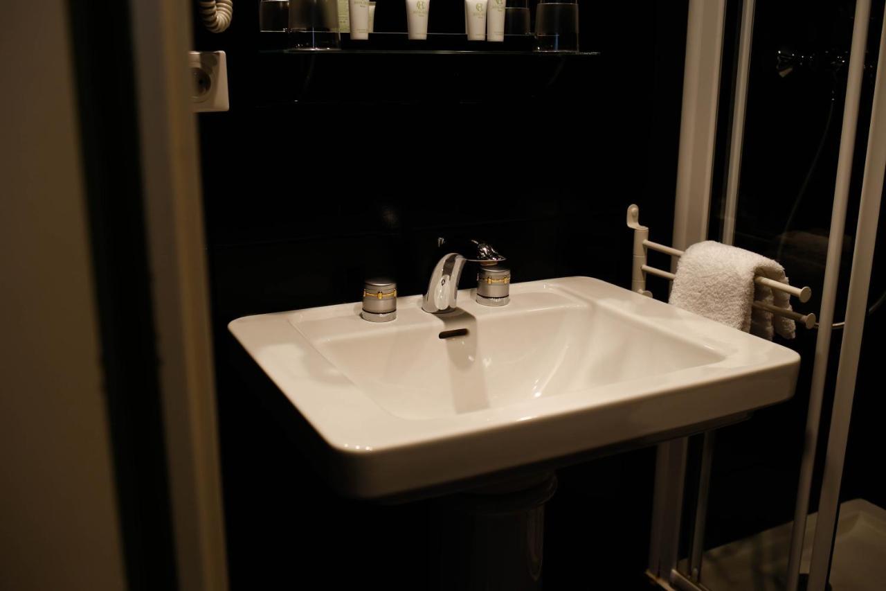 Hotel Cecyl Reims Centre ภายนอก รูปภาพ
